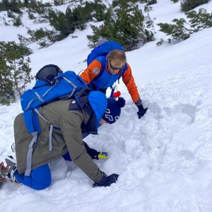 Použitie lavínového vyhľadávača - lavínový kurz - jemné hľadanie